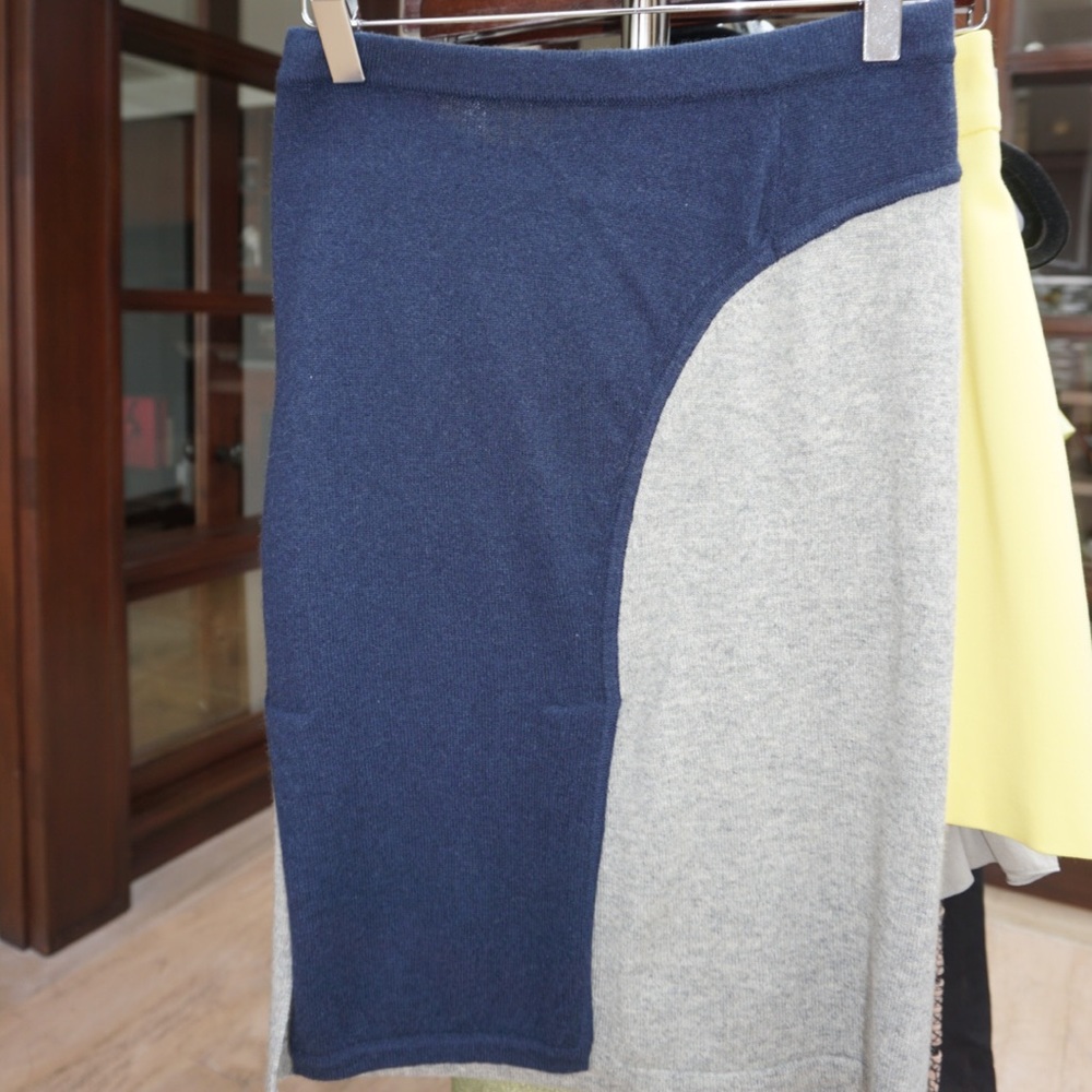 100% cashmere navy and grey skirt!
